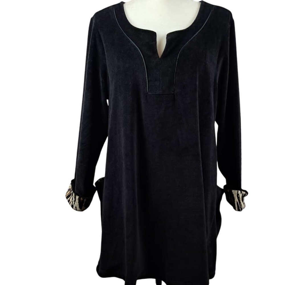 SUSAN GRAVER L Black Velour V Neck Tunic Top‎ Animal Print Trim & Cuffs Pockets